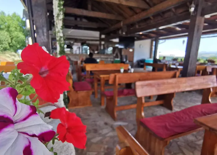 туристически комплекс магура 2* Rabisha