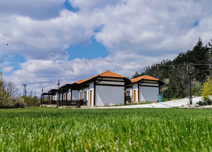 туристически комплекс магура 호텔 Rabisha