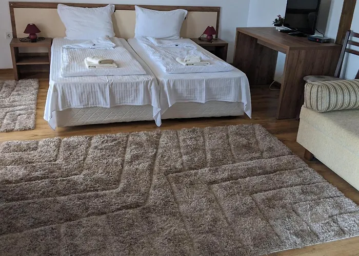 туристически комплекс магура 2* Rabisha