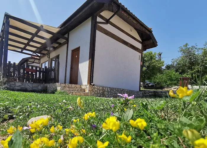 туристически комплекс магура 호텔 Rabisha